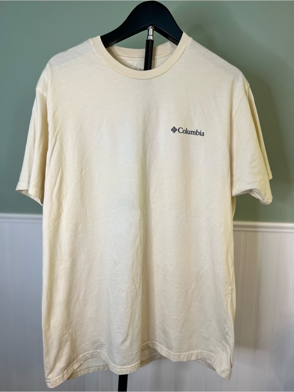 Columbia Cream Short Sleeve Tee with Tennessee. Size L